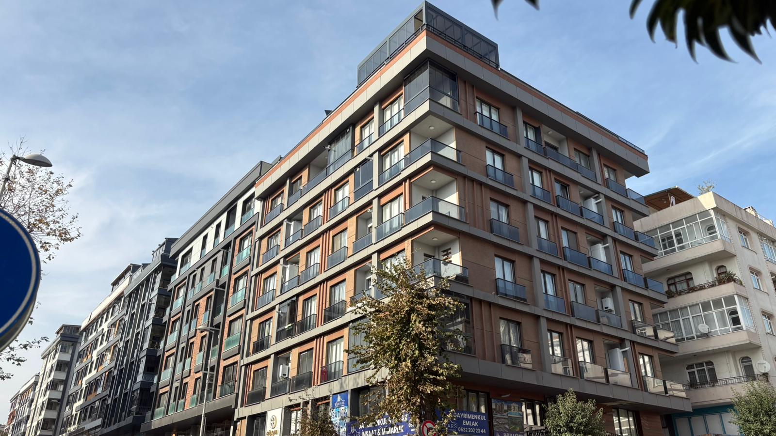 Modern mimarlık, iç mimarlık ve inşaat projeleri sunan firmanın ana tanıtım görseli